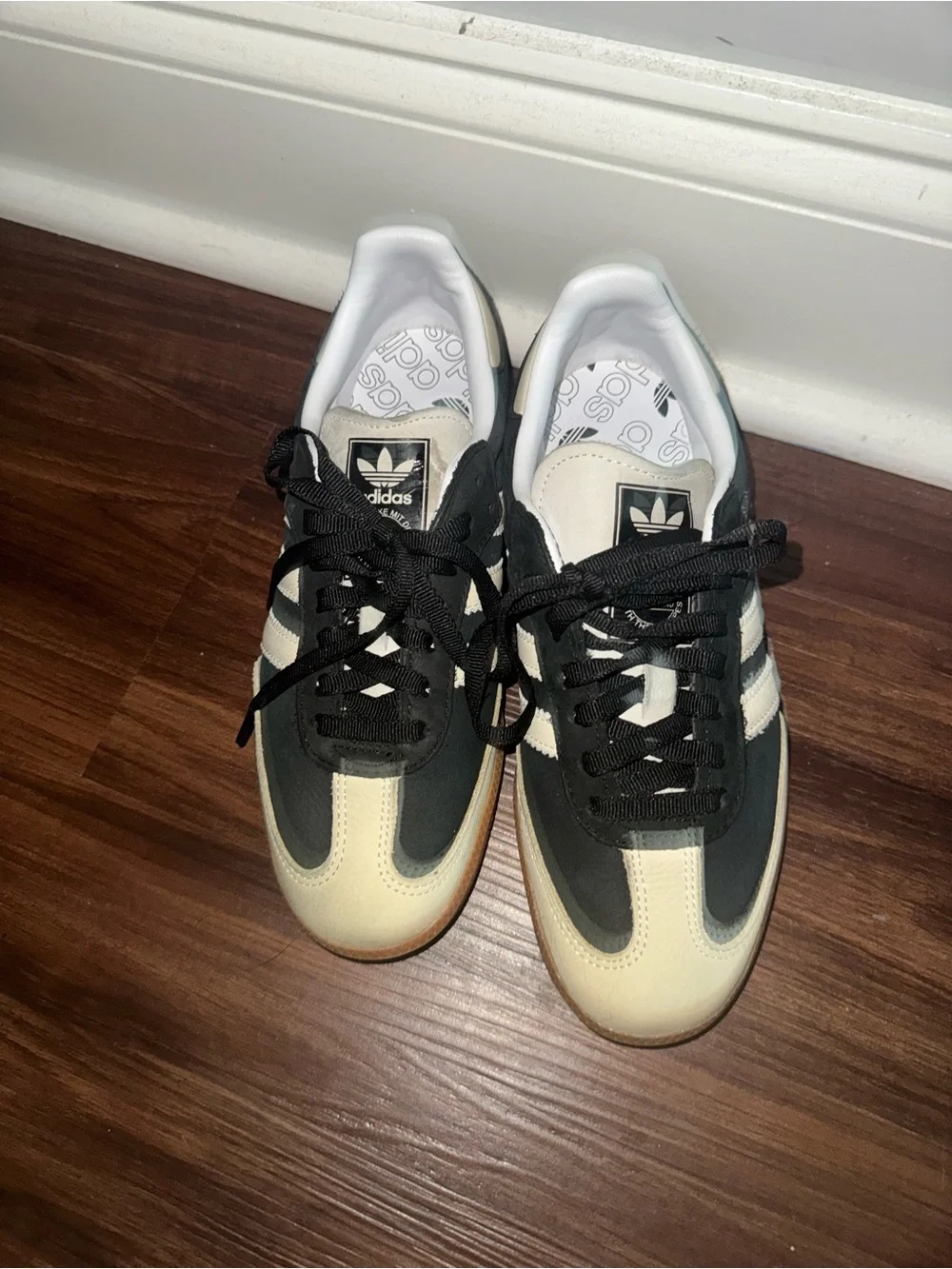 Black/Cream Gum Sole Sneakers – Women’s Size 8 - Picture 5 of 5